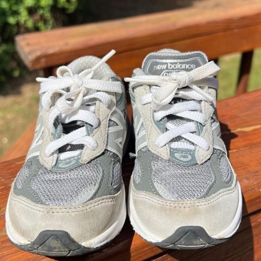 New Balance 990 Youth 9 Grey White Unisex Running Play School Sneakers